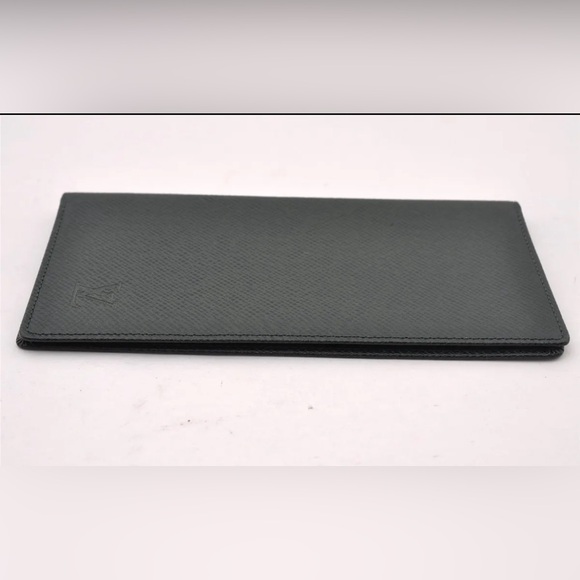 AUTHENTIC LOUIS VUITTON Taiga Porte 14 Cartes M30404 Dark Green 2333I - Picture 5 of 14